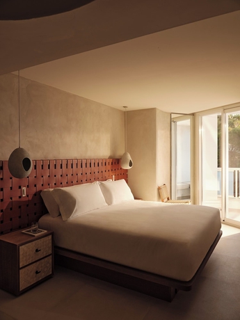 Imagen de la habitación del Hotel Mondrian Ibiza. Foto 6