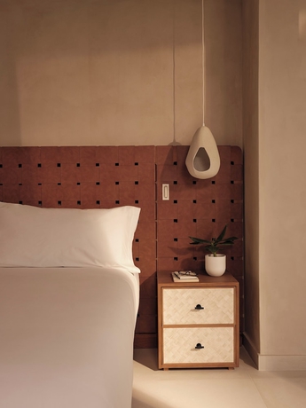 Imagen de la habitación del Hotel Mondrian Ibiza. Foto 12