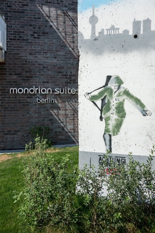 Imagen de los exteriores del Hotel Mondrian Suites Berlin Checkpoint Charlie. Foto 5