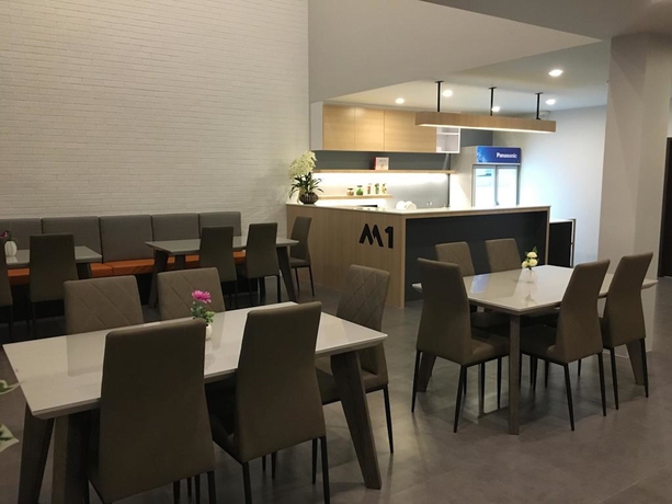 Imagen del bar/restaurante del Hotel M-one Residence. Foto 4