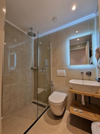 Imagen general del Hotel Monel. Foto 5