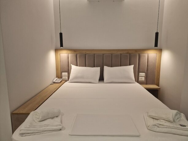 Imagen de la habitación del Hotel Monel. Foto 19
