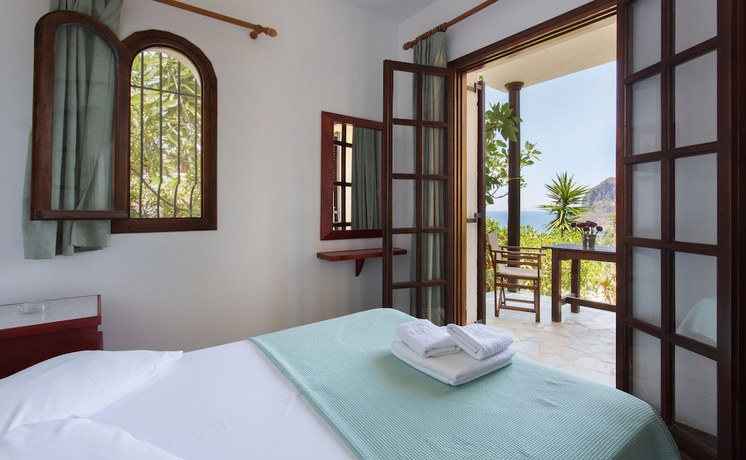 Imagen de la habitación del Hotel Monemvasia Village. Foto 10