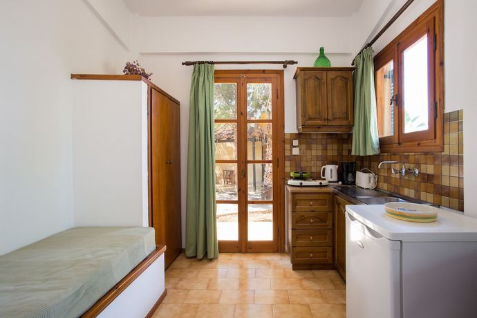 Imagen de la habitación del Hotel Monemvasia Village. Foto 11