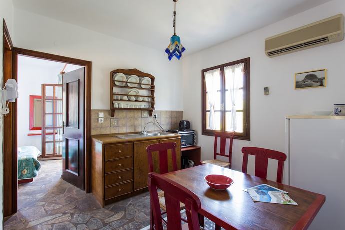 Imagen de la habitación del Hotel Monemvasia Village. Foto 14