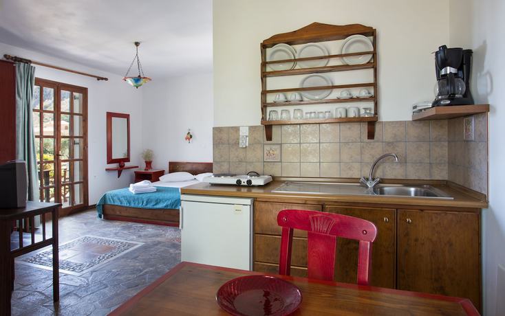 Imagen de la habitación del Hotel Monemvasia Village. Foto 16