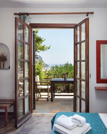 Imagen de la habitación del Hotel Monemvasia Village. Foto 19