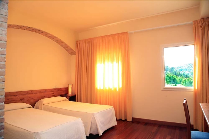 Imagen de la habitación del Hotel Monestir De Les Avellanes. Foto 10