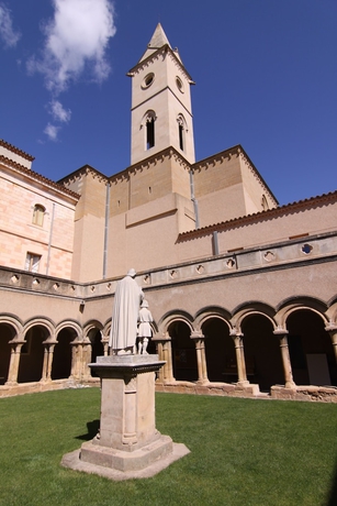 Imagen de los exteriores del Hotel Monestir De Les Avellanes. Foto 13