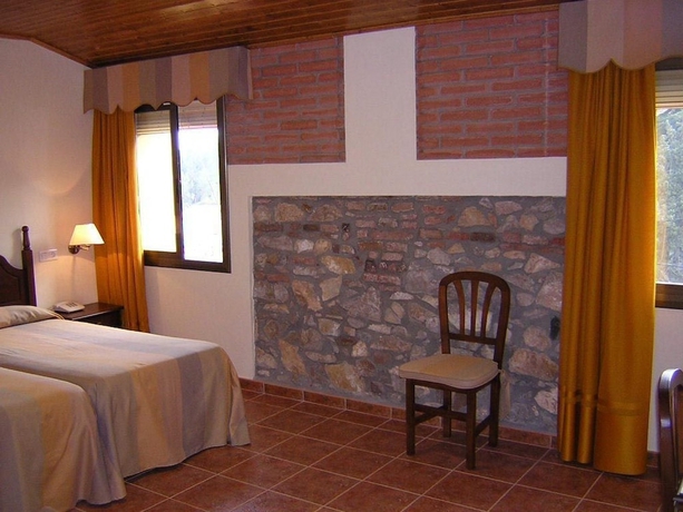 Imagen de la habitación del Hotel Monestir. Foto 2