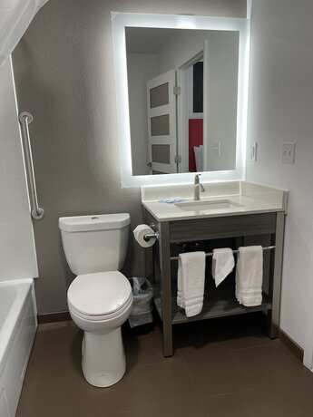 Imagen general del Hotel Money Saver Motel, Newport. Foto 4