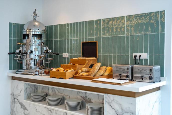 Imagen del bar/restaurante del Hotel Mongibello Ibiza. Foto 7