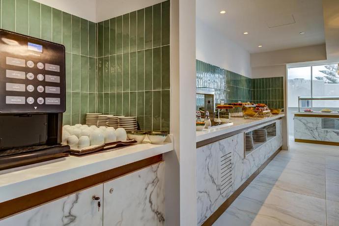 Imagen del bar/restaurante del Hotel Mongibello Ibiza. Foto 8