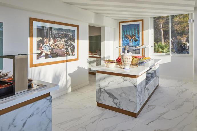 Imagen del bar/restaurante del Hotel Mongibello Ibiza. Foto 9