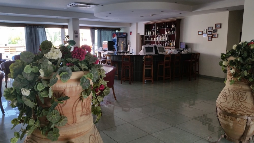 Imagen de los interiores del Hotel Moniatis. Foto 16