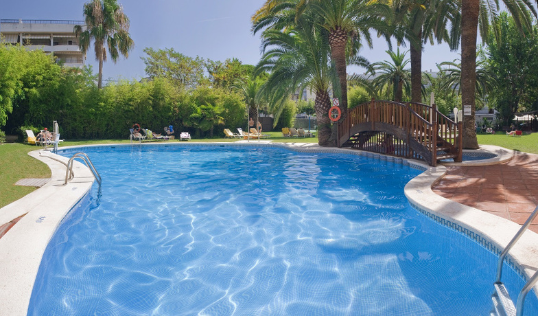 Imagen de la piscina del Hotel Monica, Cambrils. Foto 17
