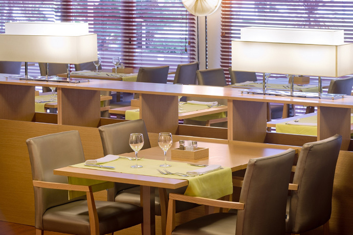 Imagen del bar/restaurante del Hotel Monica, Cambrils. Foto 11