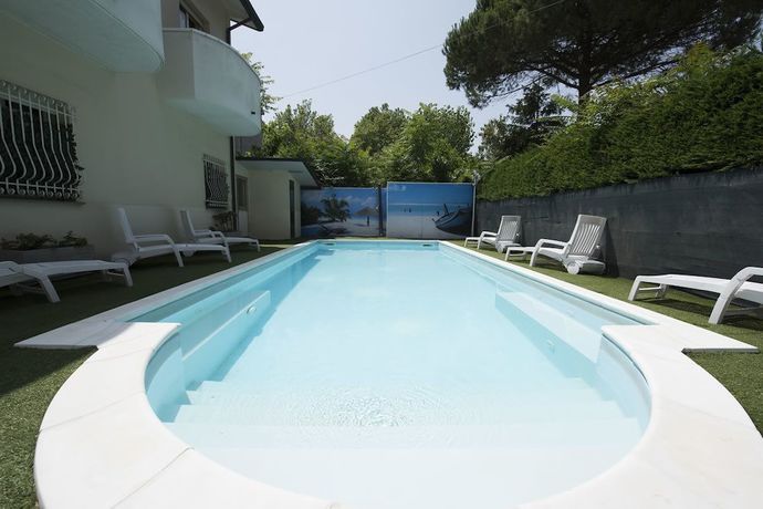 Imagen de la piscina del Hotel Monica, Cervia. Foto 16