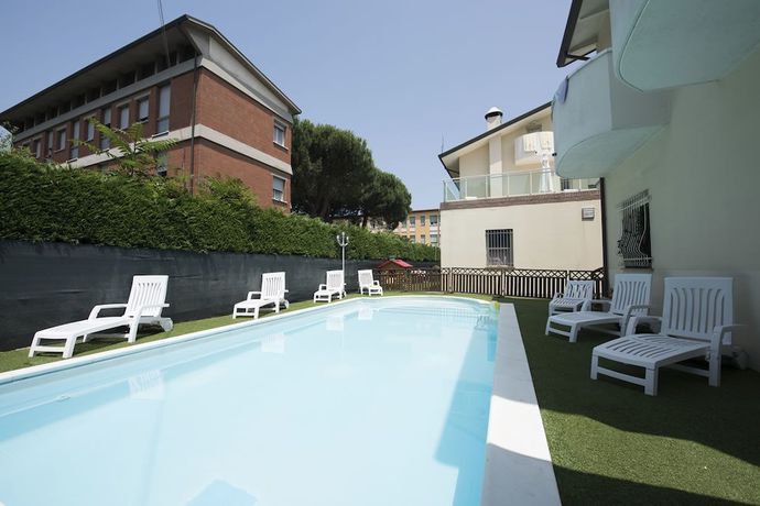 Imagen de la piscina del Hotel Monica, Cervia. Foto 17