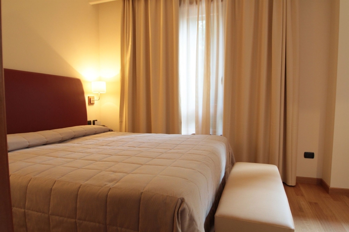 Imagen de la habitación del Hotel Monica Fiera. Foto 4