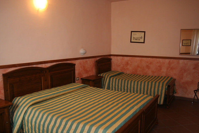 Imagen de la habitación del Hotel Monica, Florencia. Foto 1