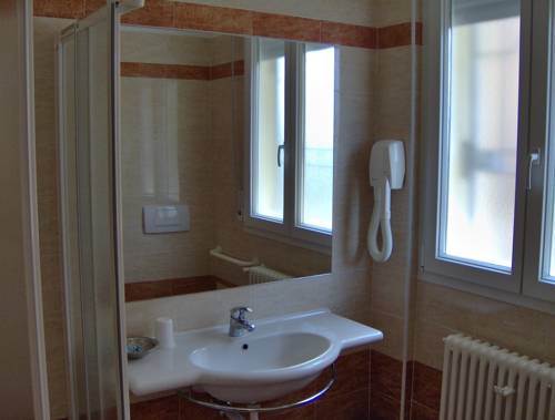 Imagen de la habitación del Hotel Monica, Rimini. Foto 8