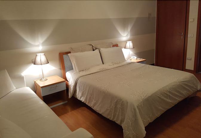 Imagen de la habitación del Hotel Moniga. Foto 2