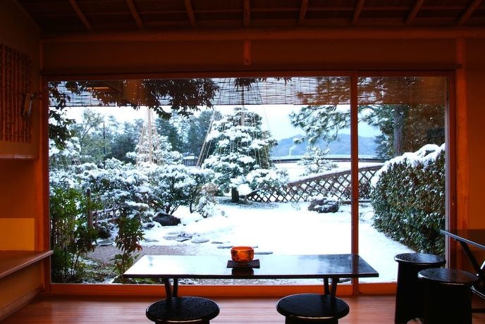 Imagen de los interiores del Hotel Monjusou Shourotei. Foto 17