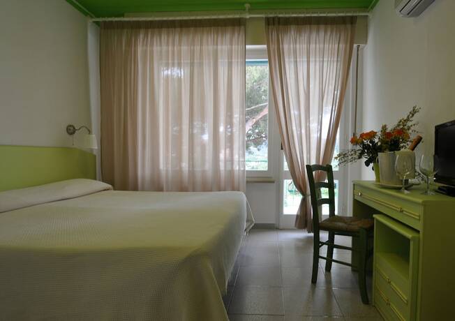 Imagen de la habitación del Hotel Monna Lisa. Foto 15