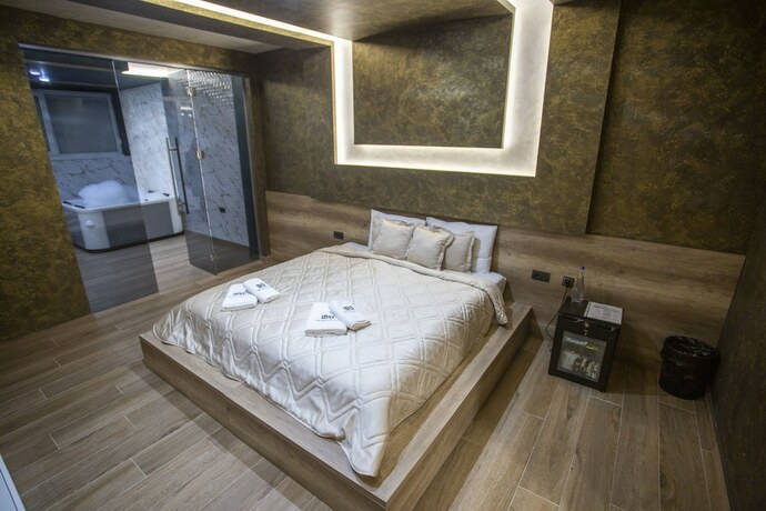 Imagen de la habitación del Hotel Monogramlux. Foto 18