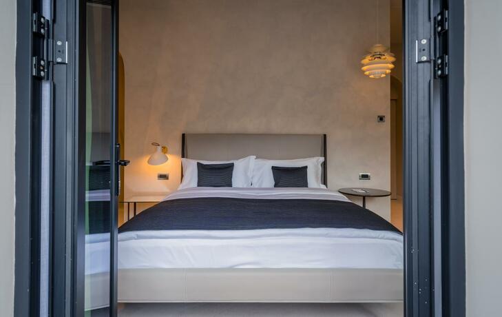 Imagen general del Hotel Monograph Freedom Square. Foto 26