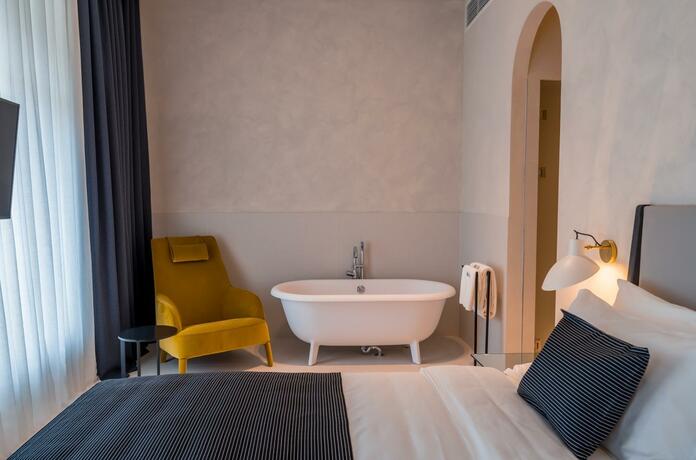 Imagen general del Hotel Monograph Freedom Square. Foto 29