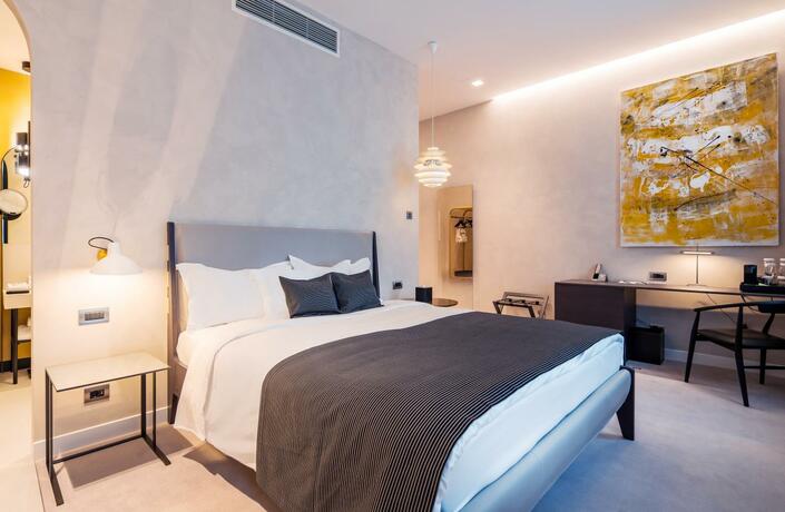 Imagen general del Hotel Monograph Freedom Square. Foto 40