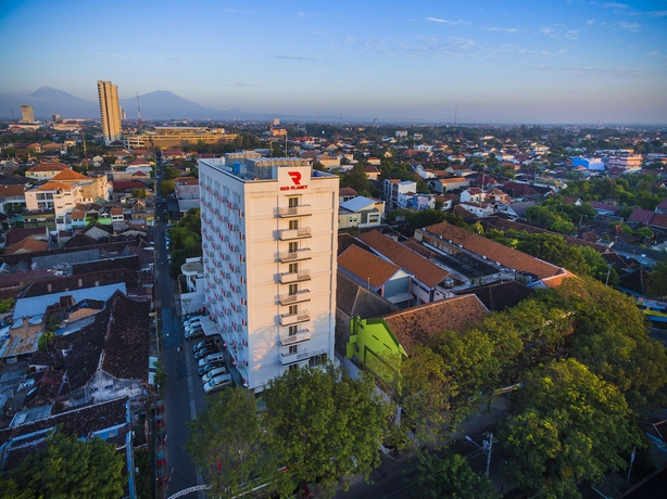 Imagen de los exteriores del Hotel Monoloog Solo. Foto 12