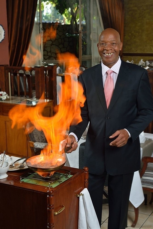 Imagen del bar/restaurante del Hotel Monomotapa. Foto 4