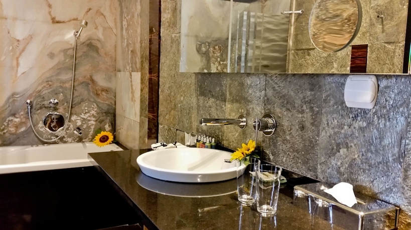 Imagen de la habitación del Hotel Monopol, Katowice. Foto 4