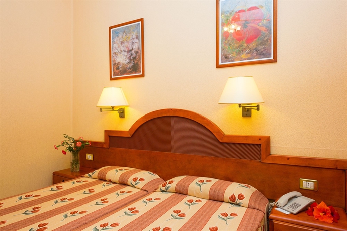 Imagen de la habitación del Hotel Monopol, Puerto de la Cruz. Foto 5