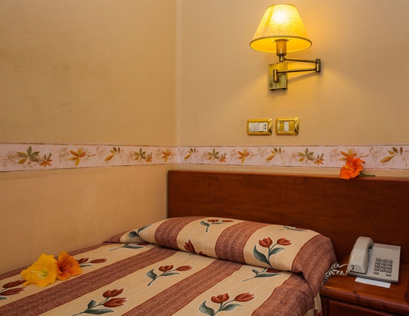 Imagen de la habitación del Hotel Monopol, Puerto de la Cruz. Foto 7