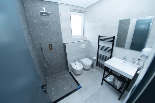 Imagen de la habitación del Hotel Monopoly. Foto 17