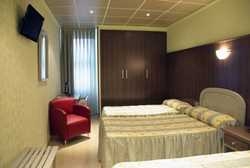 Imagen de la habitación del Hotel Monreal. Foto 2