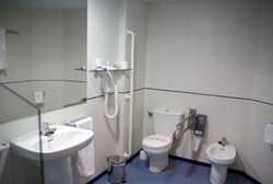 Imagen de la habitación del Hotel Monreal. Foto 3