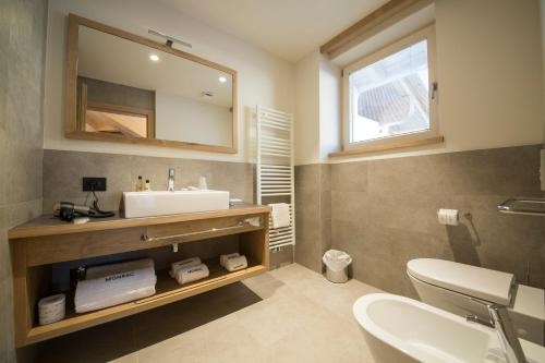 Imagen de la habitación del Hotel Monroc. Foto 4