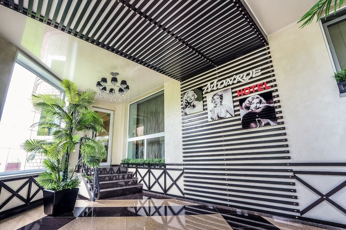 Imagen de los interiores del Hotel Monroe. Foto 19