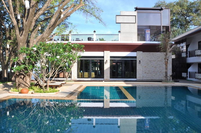 Imagen de la piscina del Hotel Monsane River Kwai Resort. Foto 6