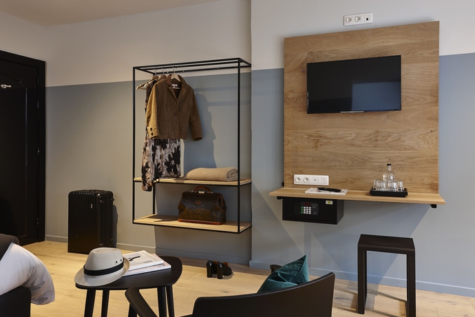 Imagen de la habitación del Hotel Monsieur Ernest. Foto 12