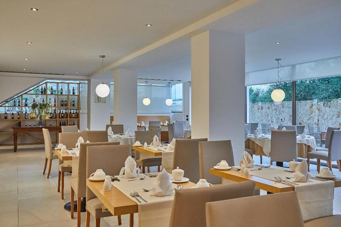 Imagen del bar/restaurante del Hotel Monsuau Cala D'or Boutique - Adults Only. Foto 11