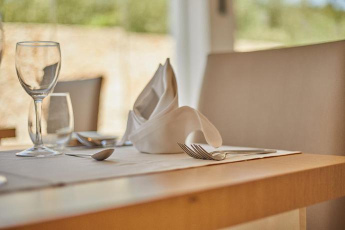 Imagen del bar/restaurante del Hotel Monsuau Cala D'or Boutique - Adults Only. Foto 13