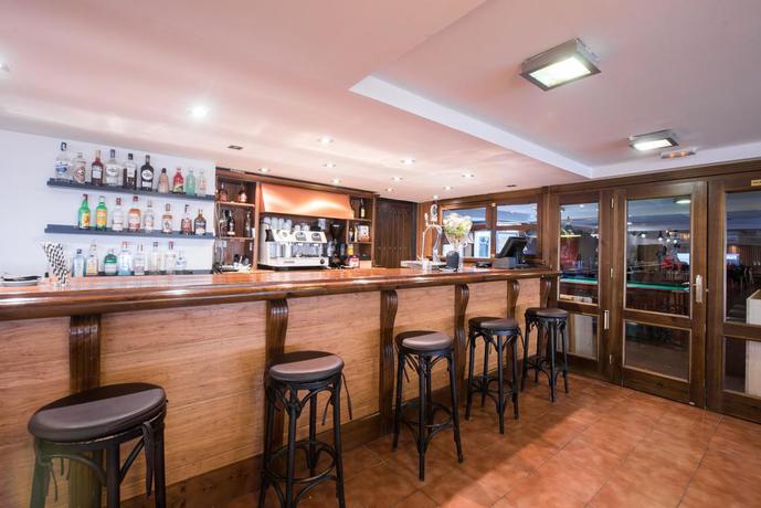 Imagen del bar/restaurante del Hotel Mont Blanc, Sierra Nevada. Foto 5