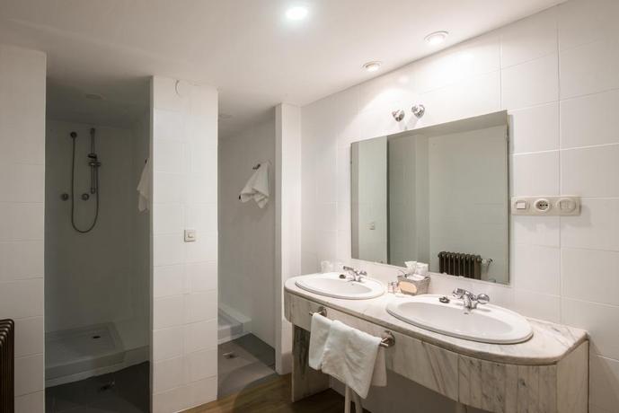 Imagen de la habitación del Hotel Mont Blanc, Sierra Nevada. Foto 8