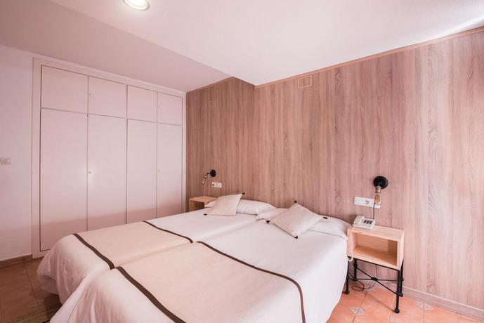 Imagen de la habitación del Hotel Mont Blanc, Sierra Nevada. Foto 10